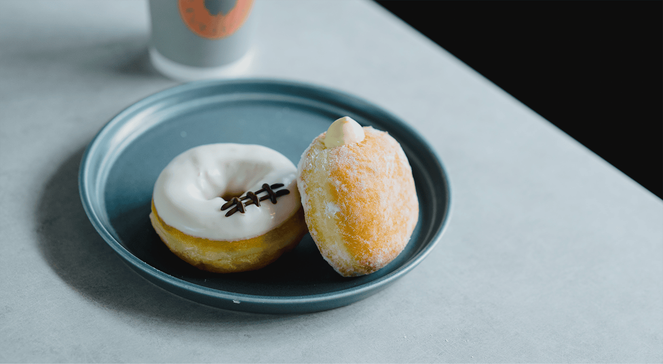 白壁ドーナツとクリームドーナツ